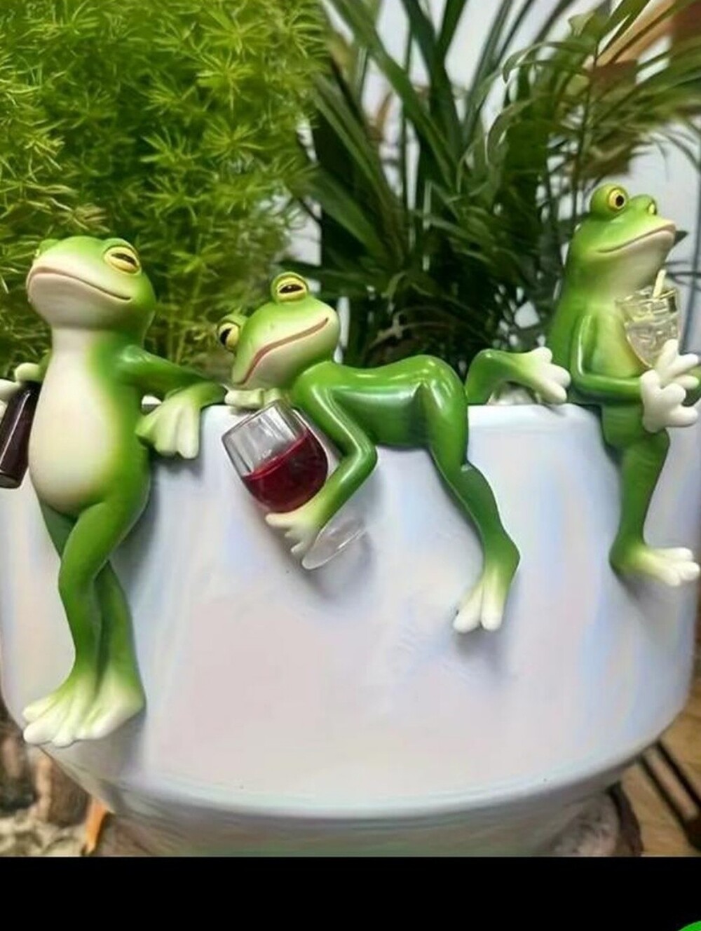 3pc Set Funny Drinking Frogs Resin Planter Garden Aquarium Decor. NWT